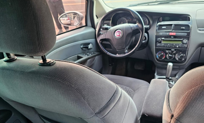 Fiat LINEA 1.9/ HLX 1.9/1.8 Flex  Dualogic 4p 2010 Flex-6
