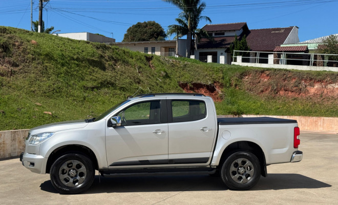 S10 LTZ 2.4 4x2 CD 2014 – A picape que combina força, tecnologia e conforto!-13