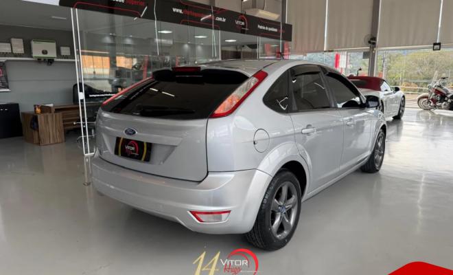 Ford Focus 1.6 S/SE/SE Plus Flex 8V/16V  5p 2012 Flex-1