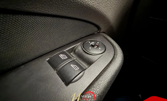 Ford Focus 1.6 S/SE/SE Plus Flex 8V/16V  5p 2012 Flex-8