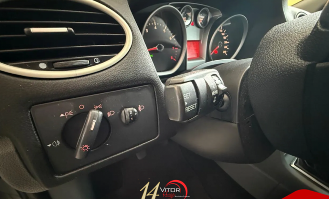 Ford Focus 1.6 S/SE/SE Plus Flex 8V/16V  5p 2012 Flex-14