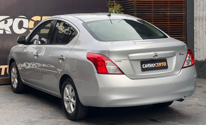 Nissan VERSA SL 1.6  Mec. 2013 Flex  Muito conforto pagando POUCO-3