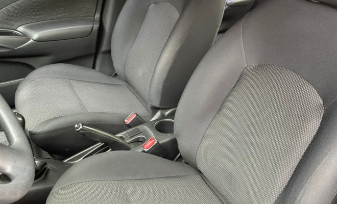 Nissan VERSA SL 1.6  Mec. 2013 Flex  Muito conforto pagando POUCO-6