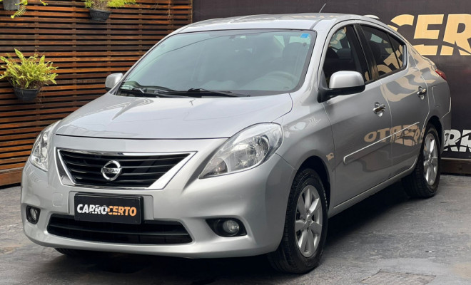 Nissan VERSA SL 1.6  Mec. 2013 Flex  Muito conforto pagando POUCO-0