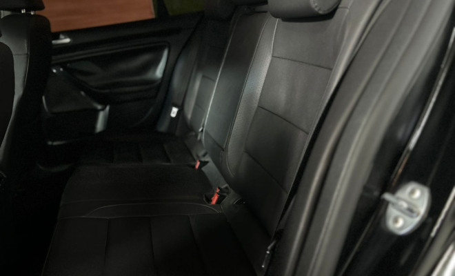 VW - VolksWagen JETTA 2.5 20V 150/170cv Tiptronic 2010 Gasolina-9