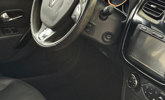 Renault SANDERO Auth. Plus Hi-Power 1.0 16V 5p 2016 Flex-2