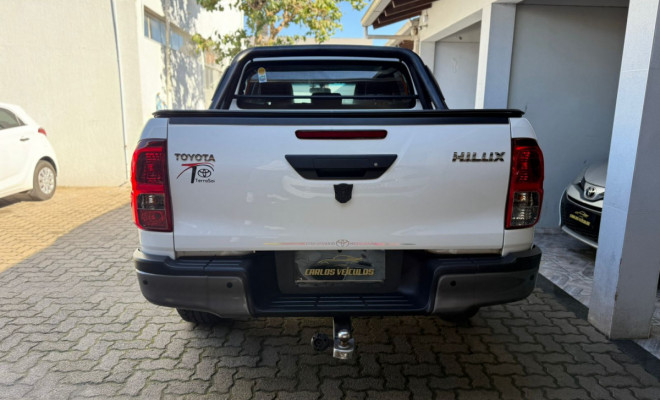 Toyota Hilux CD 4x4 2.8 Diesel Mec. 2023 Diesel-6
