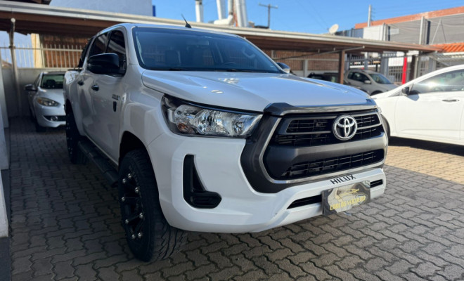 Toyota Hilux CD 4x4 2.8 Diesel Mec. 2023 Diesel-1