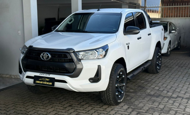 Toyota Hilux CD 4x4 2.8 Diesel Mec. 2023 Diesel-0