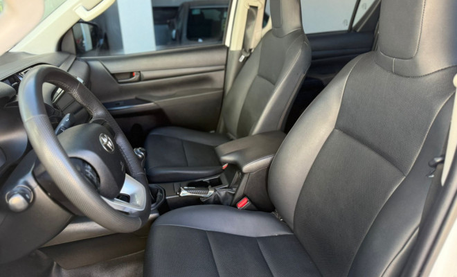 Toyota Hilux CD 4x4 2.8 Diesel Mec. 2023 Diesel-2