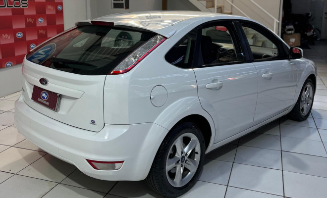 Ford Focus 1.6 S/SE/SE Plus Flex 8V/16V  5p 2013 Flex-4