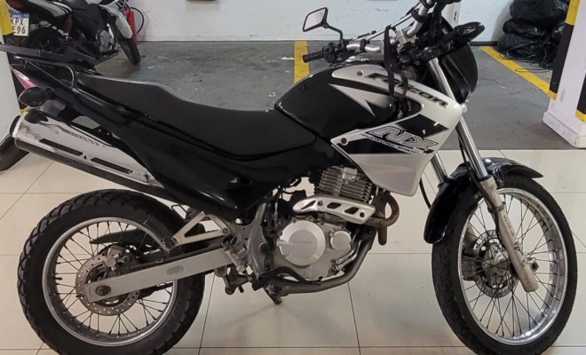 HONDA NX-4 FALCON 400 2005 Gasolina