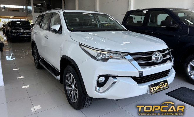 Toyota Hilux SW4 SRX 4x4 2.8 TDI 16V Dies. Aut. 2017 Diesel-1