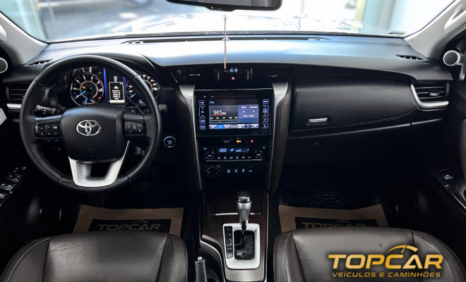 Toyota Hilux SW4 SRX 4x4 2.8 TDI 16V Dies. Aut. 2017 Diesel-7
