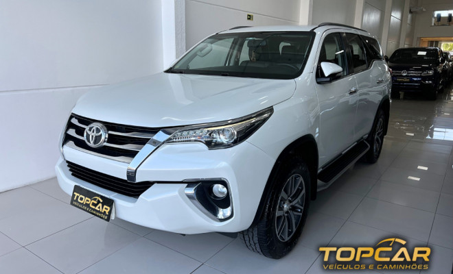 Toyota Hilux SW4 SRX 4x4 2.8 TDI 16V Dies. Aut. 2017 Diesel-0