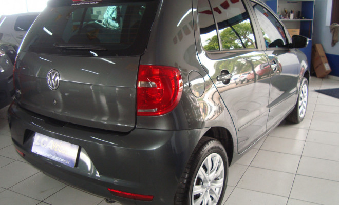 VW - VolksWagen Fox 1.0 Mi Total Flex 8V 5p 2013 Flex-4
