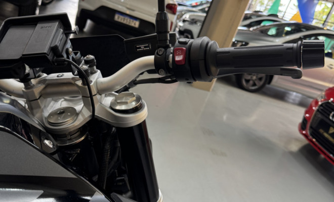 BMW F 900 R Sport Plus 2025 Gasolina-2