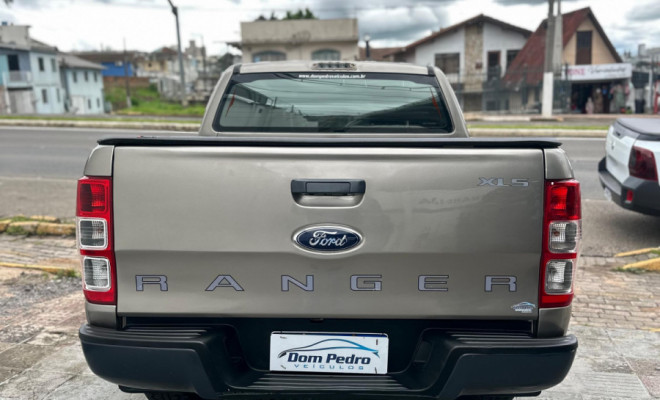 Ford Ranger XLS 2.2 4x4 CD Diesel Mec. 2014 Diesel-4