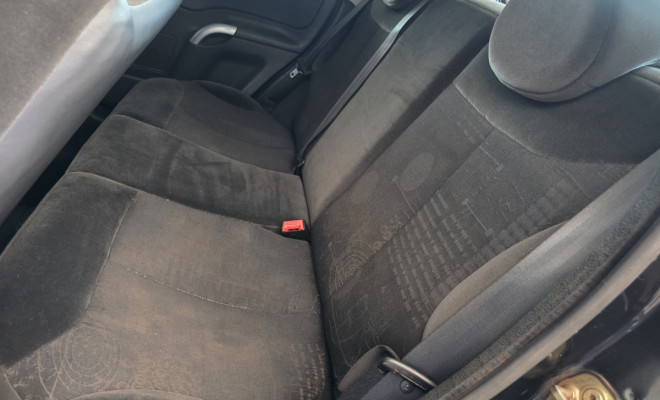 Citroën C3 GLX 1.6/ 1.6 Flex 16V 5p 2006 Flex-4