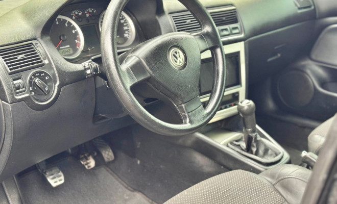 VW - VolksWagen Golf Sportline 1.6 Mi Total Flex 8V 4p 2010 Flex-5