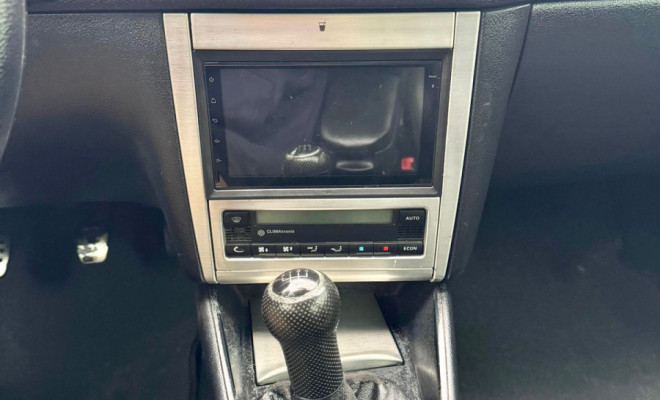 VW - VolksWagen Golf Sportline 1.6 Mi Total Flex 8V 4p 2010 Flex-8