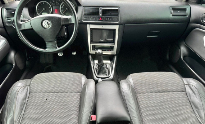 VW - VolksWagen Golf Sportline 1.6 Mi Total Flex 8V 4p 2010 Flex-6