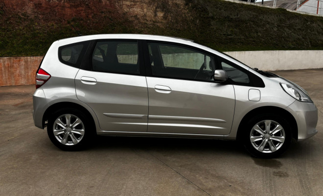 FIT LX 1.4 Automático 2013 – Versatilidade, economia e conforto em um só carro!-13