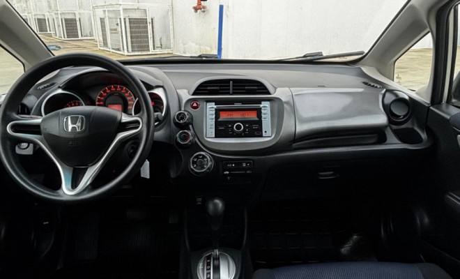 FIT LX 1.4 Automático 2013 – Versatilidade, economia e conforto em um só carro!-3