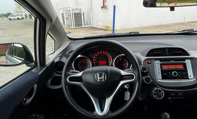 FIT LX 1.4 Automático 2013 – Versatilidade, economia e conforto em um só carro!-9