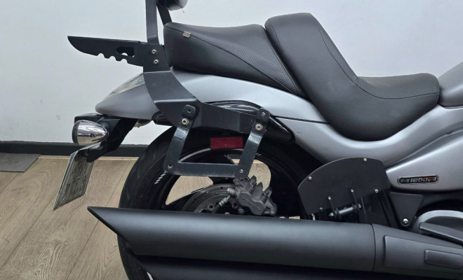 SUZUKI BOULEVARD M1800R B.O.S.S. 2019 Gasolina-5