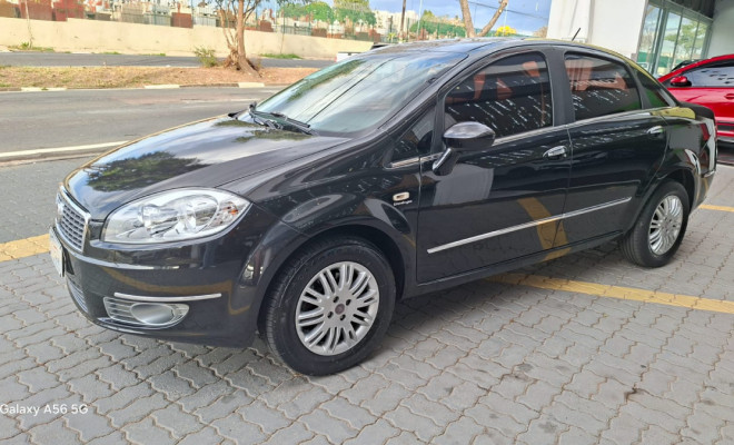 Fiat LINEA ESSENCE Dualogic 1.8 Flex 16V 4p 2012 Flex-0