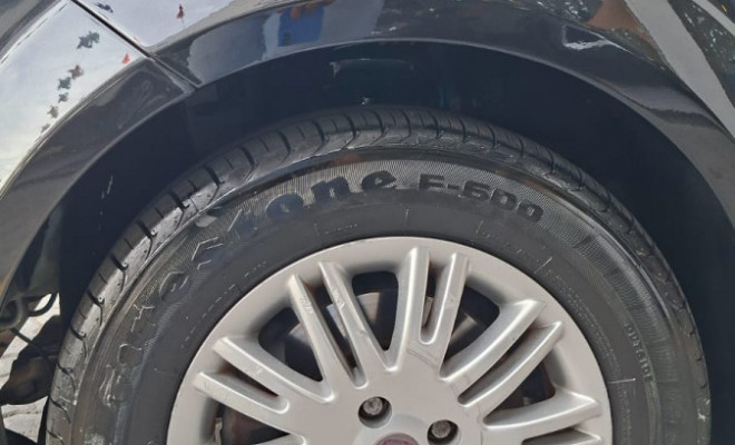 Fiat LINEA ESSENCE Dualogic 1.8 Flex 16V 4p 2012 Flex-8