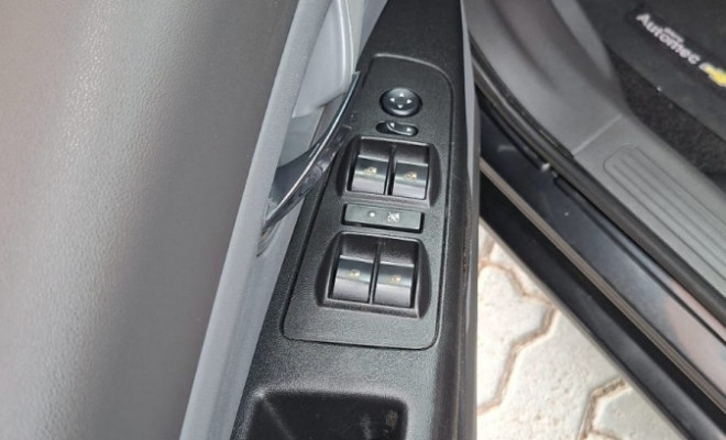 Fiat LINEA ESSENCE Dualogic 1.8 Flex 16V 4p 2012 Flex-7