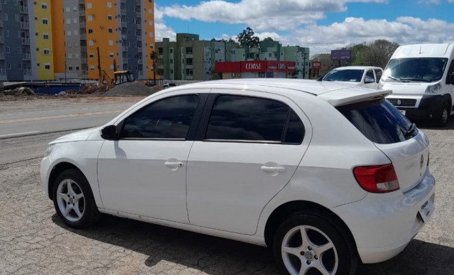VW - VolksWagen Gol (novo) 1.0 Mi Total Flex 8V 4p 2011 Flex-4