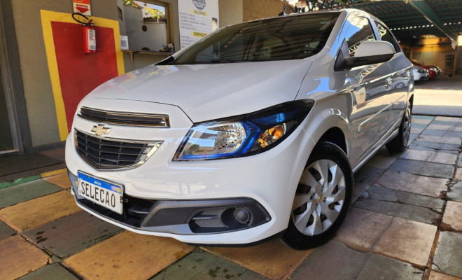 GM - Chevrolet ONIX HATCH LT 1.0 8V FlexPower 5p Mec. 2015 Flex