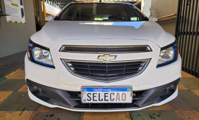 GM - Chevrolet ONIX HATCH LT 1.0 8V FlexPower 5p Mec. 2015 Flex-0