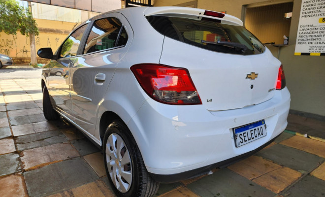 GM - Chevrolet ONIX HATCH LT 1.0 8V FlexPower 5p Mec. 2015 Flex-4
