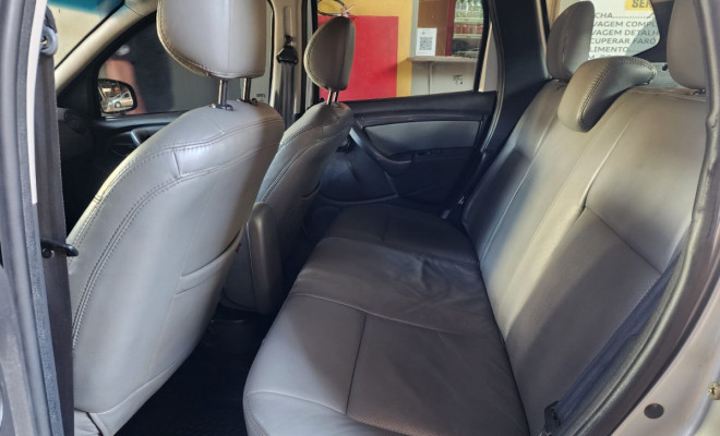 Renault DUSTER TECHROAD 4X4 2.0 16V Mec. 2014 Flex-6
