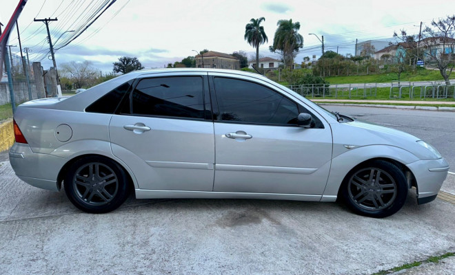 Ford Focus Sedan 1.6 8V Flex - 2008-1