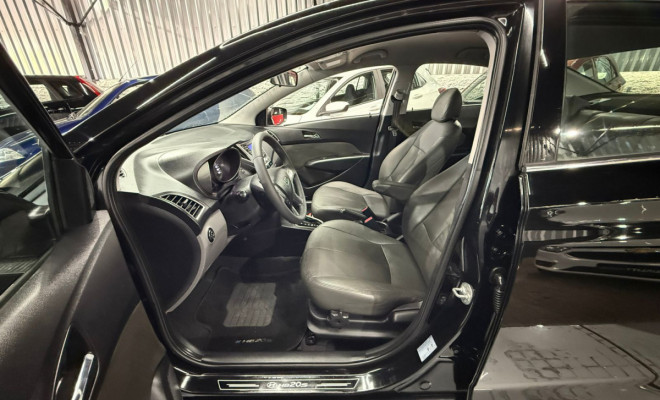 Hyundai HB20S Premium 1.6 Flex 16V Aut. 4p 2014 Flex-9