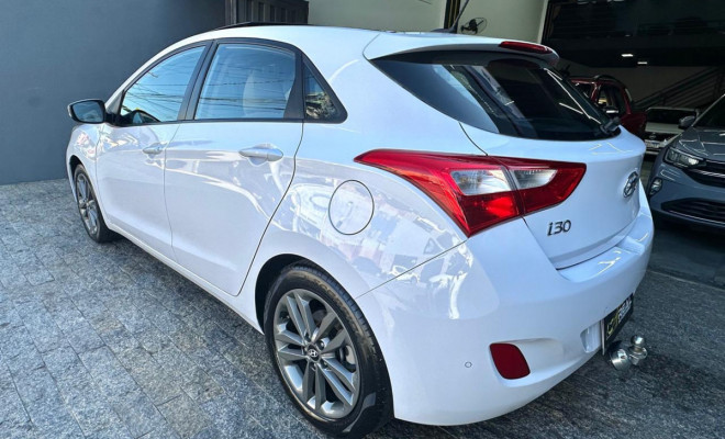 Hyundai i30 1.8 16V Aut. 5p 2016 Gasolina-2