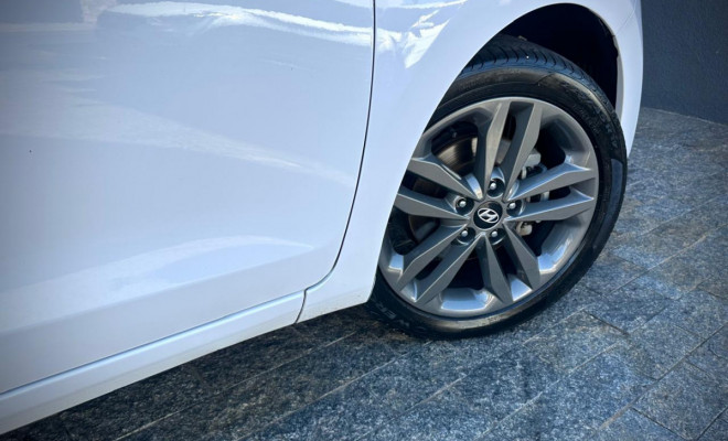 Hyundai i30 1.8 16V Aut. 5p 2016 Gasolina-8