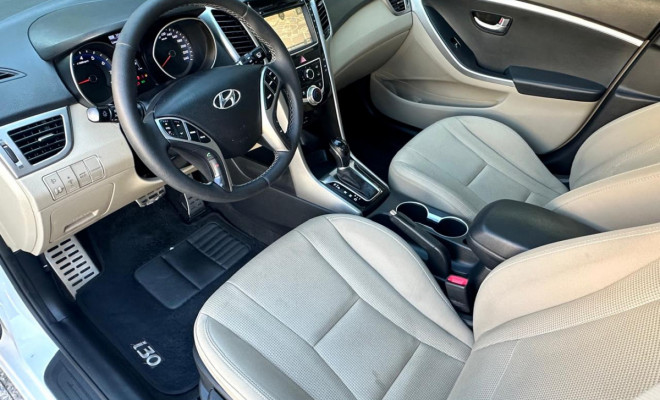 Hyundai i30 1.8 16V Aut. 5p 2016 Gasolina-5
