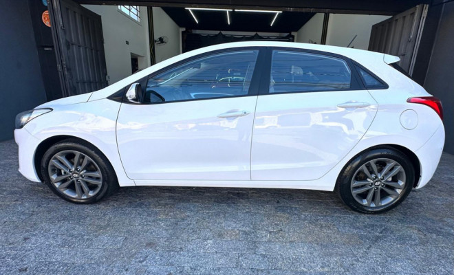 Hyundai i30 1.8 16V Aut. 5p 2016 Gasolina-3