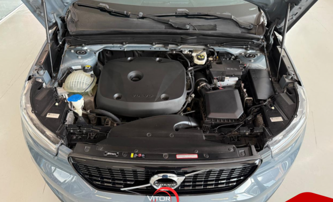 Volvo XC 40 T-5 R-DESIGN SPE. ED 2.0 252cv AWD 2020 Gasolina-5