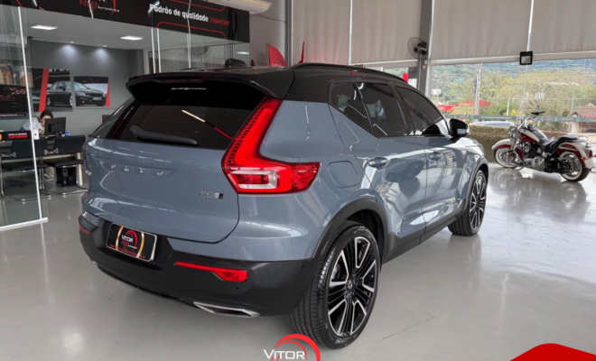 Volvo XC 40 T-5 R-DESIGN SPE. ED 2.0 252cv AWD 2020 Gasolina-3