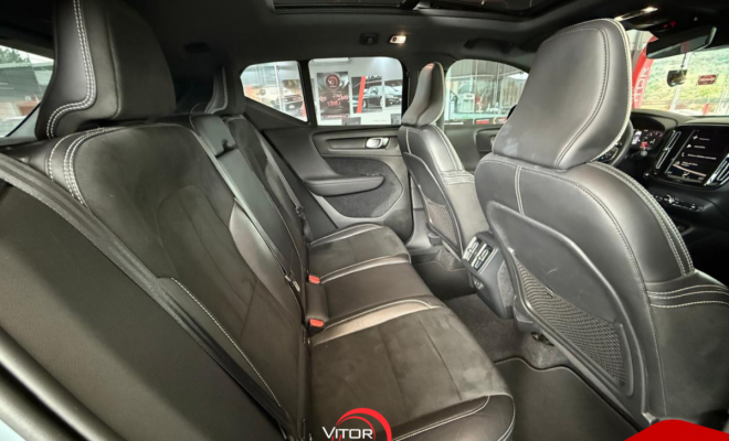 Volvo XC 40 T-5 R-DESIGN SPE. ED 2.0 252cv AWD 2020 Gasolina-13