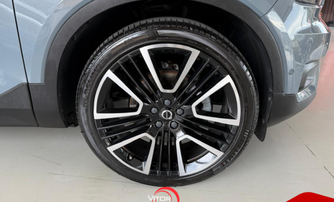 Volvo XC 40 T-5 R-DESIGN SPE. ED 2.0 252cv AWD 2020 Gasolina-6