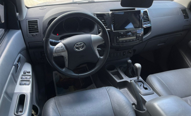 Toyota Hilux CD SRV D4-D 4x4 3.0 TDI Diesel Aut 2013 Diesel-4