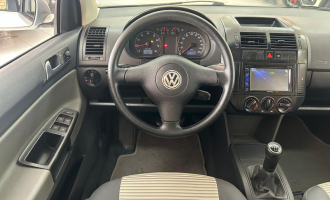 VW - VolksWagen Polo Sedan 1.6 Mi Total Flex 8V 4p 2008 Flex-6